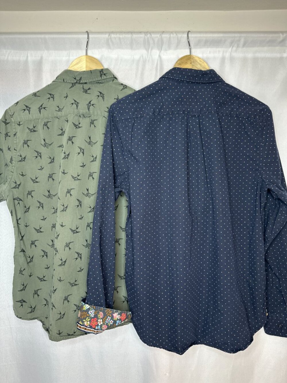 Denim & Flowers Lot of 2 Casual Button Down Shirts, SZ Large Preppy Dotted Birds - Picture 2 of 11